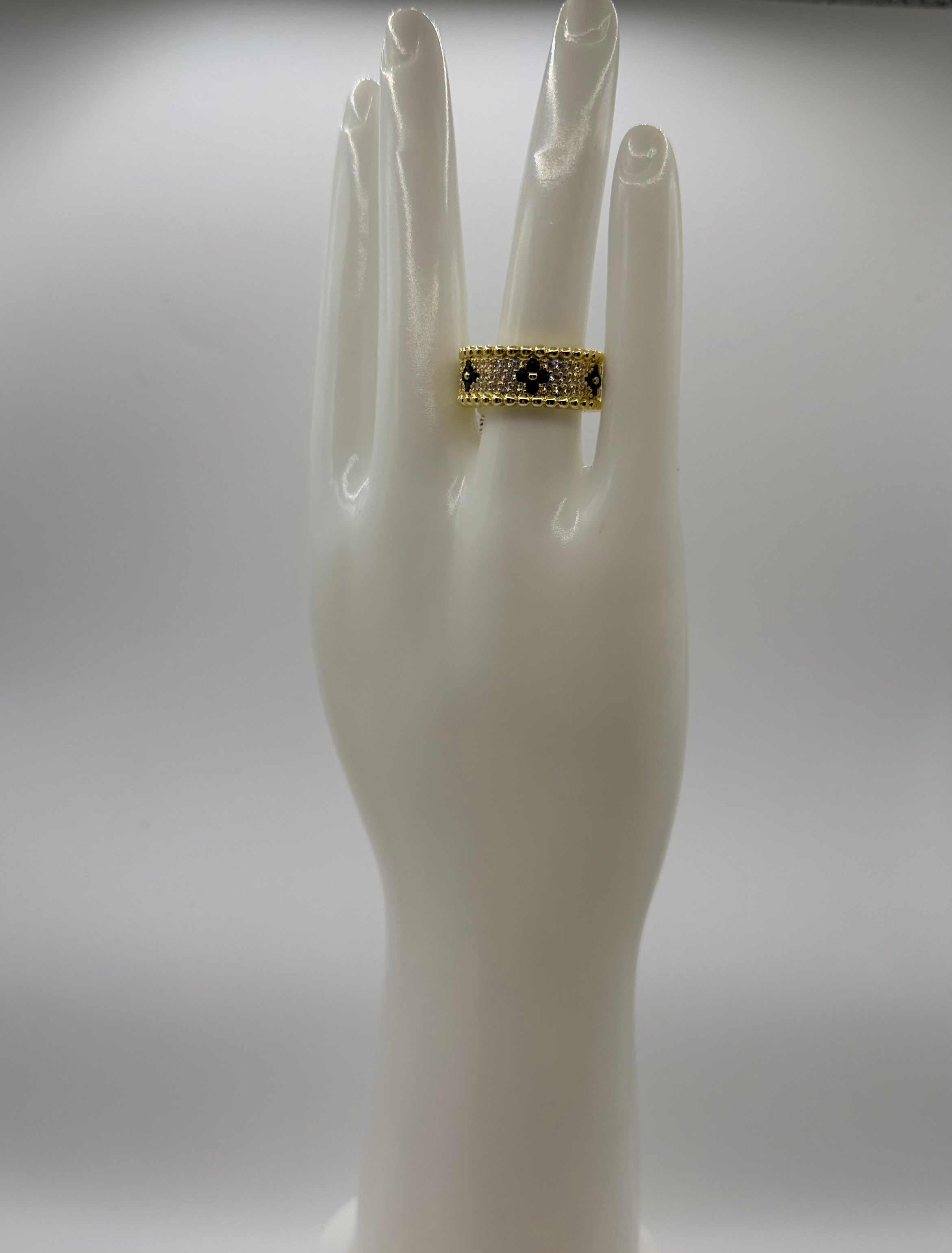 RG Crystal Black Clover Ring