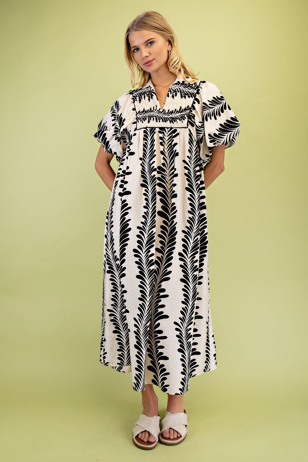 Curvy Penelope Printed Short Puff Sleeve Midi Dress