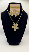 RG White Flower Necklace