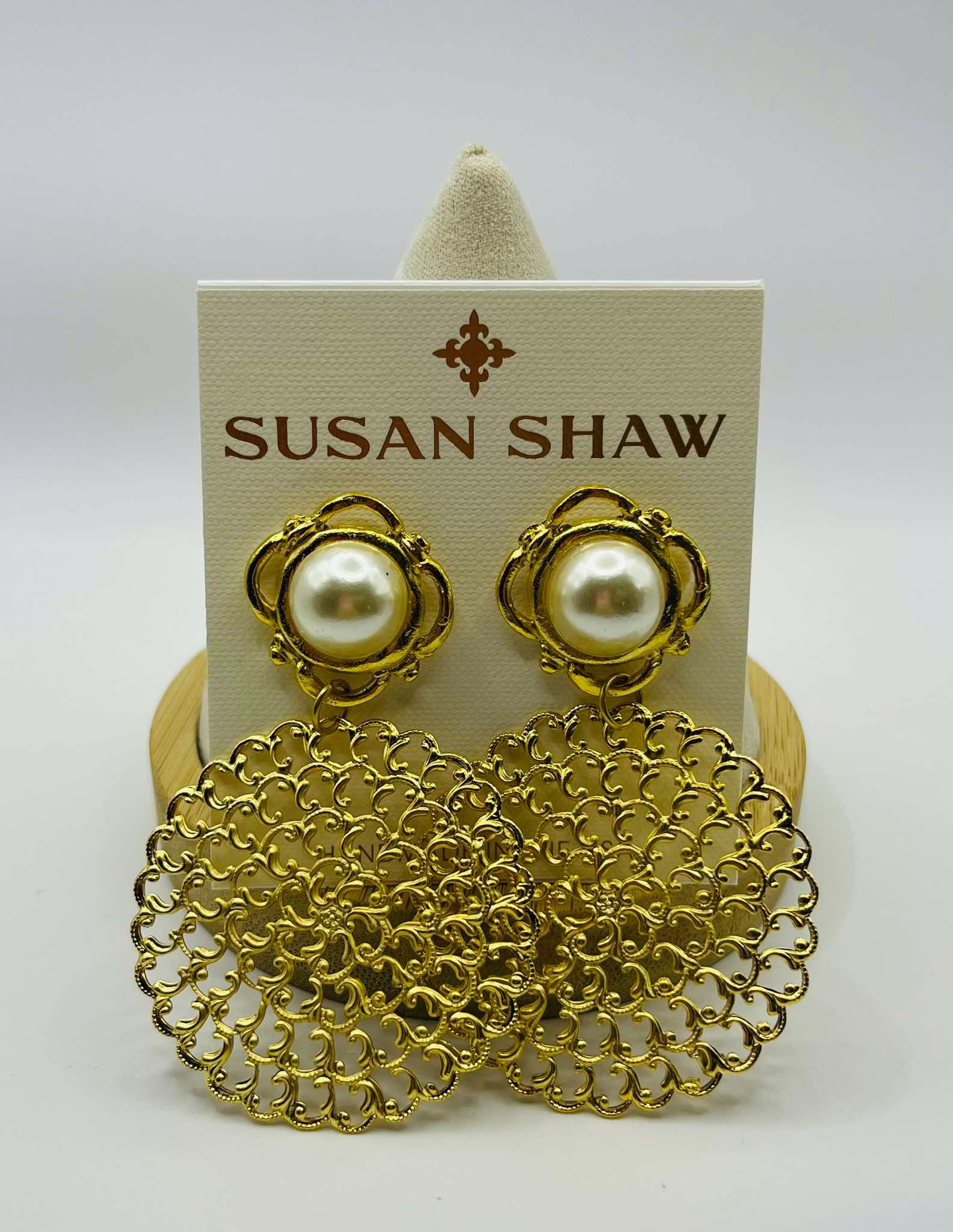 Susan Shaw Handcast Gold, Filgree With White Pearl Earrings