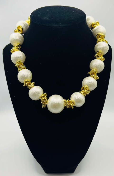 Susan Shaw Gold & White Cotton Pearl Choker Necklace