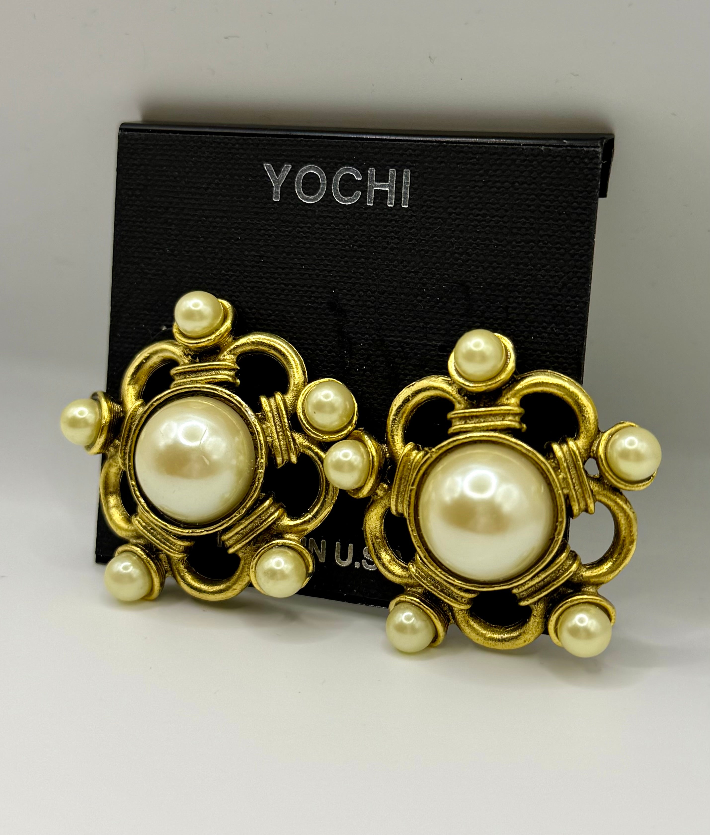 Yochi Abstract Pearl Stud Earrings