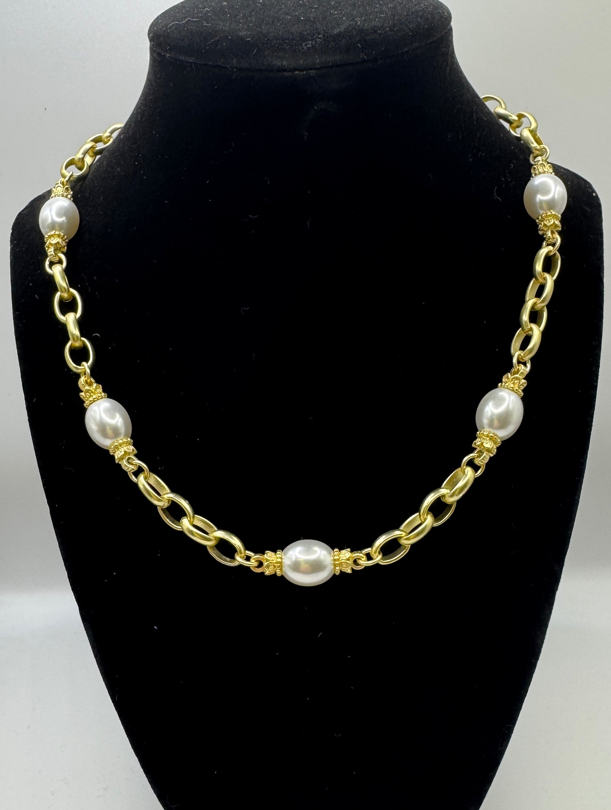 RG 18" Pearl and Gold Necklace