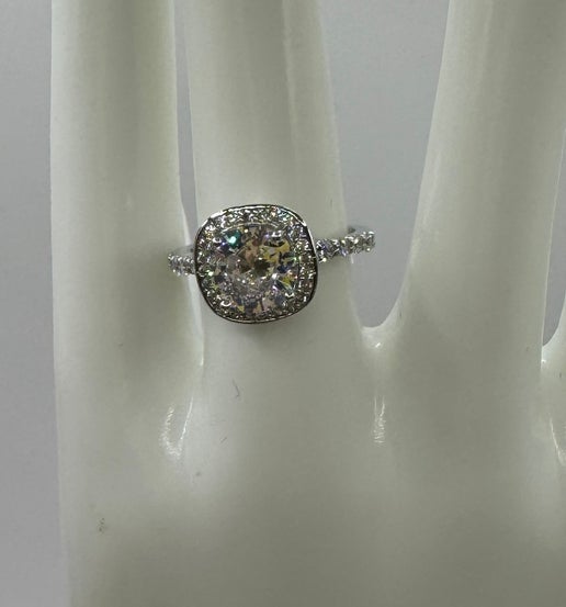 RG Silver Glam Detail Crystal Ring